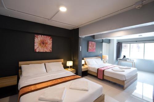 185 surawong hotel