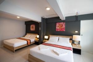 185 surawong hotel