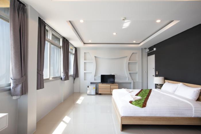 185 surawong hotel