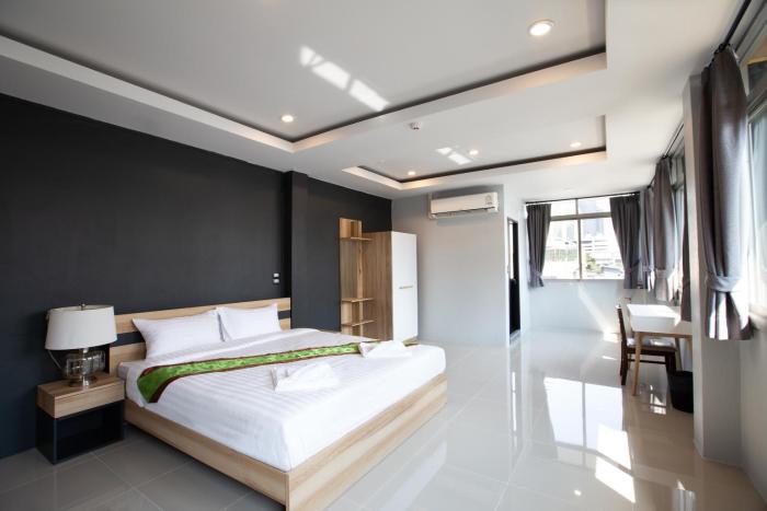 185 surawong hotel