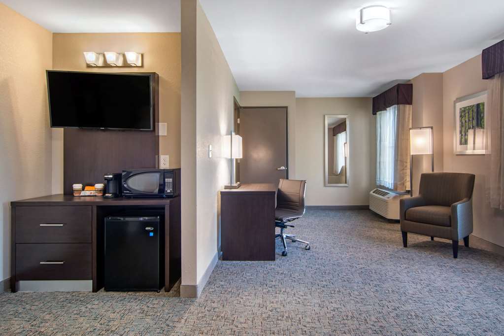 clarion inn and suites atlanta downtown