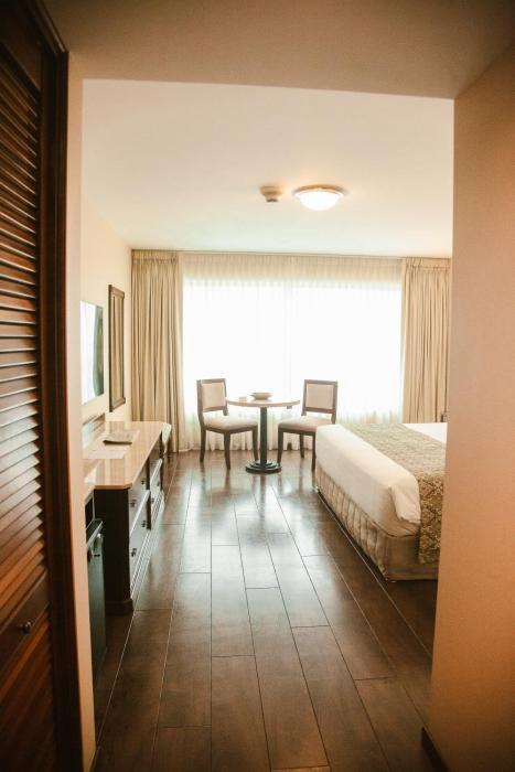 los tallanes hotel and suites