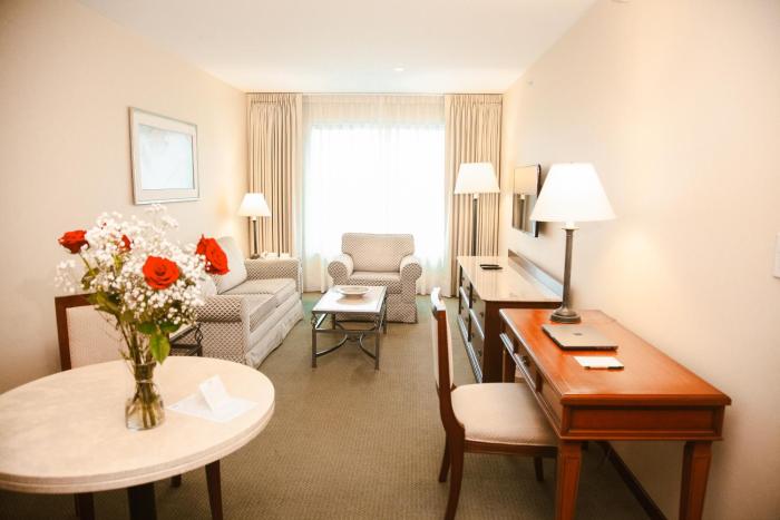 los tallanes hotel and suites