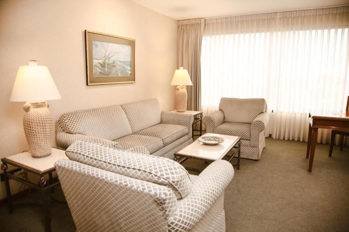 los tallanes hotel and suites