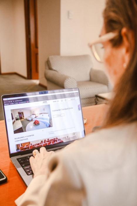 los tallanes hotel and suites