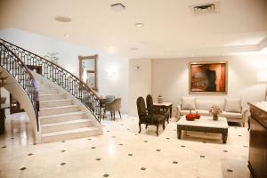 los tallanes hotel and suites