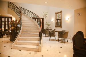 los tallanes hotel and suites