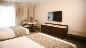 los tallanes hotel and suites