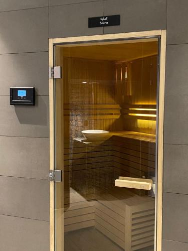 4leisure suites damac esclusiva towers