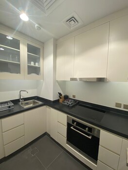 4leisure suites damac esclusiva towers