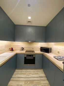 4leisure suites damac esclusiva towers