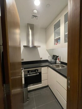 4leisure suites damac esclusiva towers