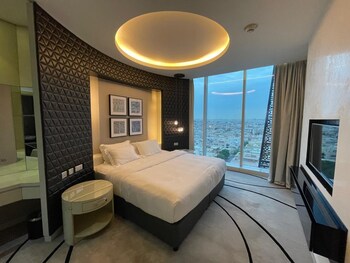 4leisure suites damac esclusiva towers