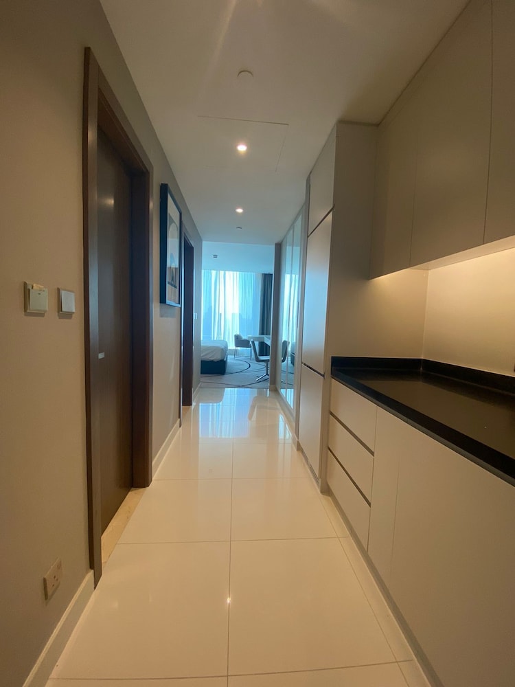 4leisure suites damac esclusiva towers