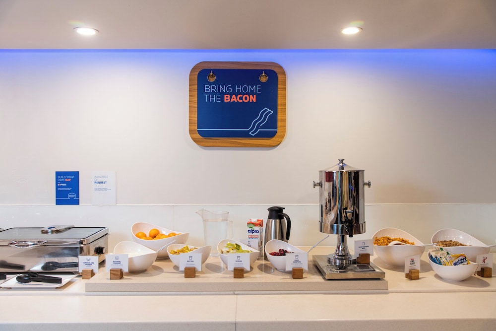 holiday inn express glasgow airport by ihg