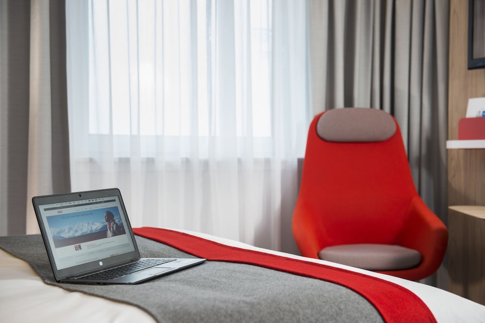 holiday inn express glasgow airport by ihg