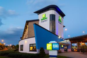 Holiday Inn Express Glasgow Airport By Ihg,Near Paisley Abbey,3 star