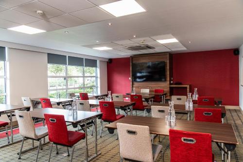 holiday inn express glasgow airport by ihg