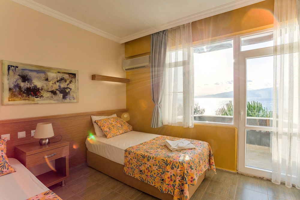 aqua nina hotel