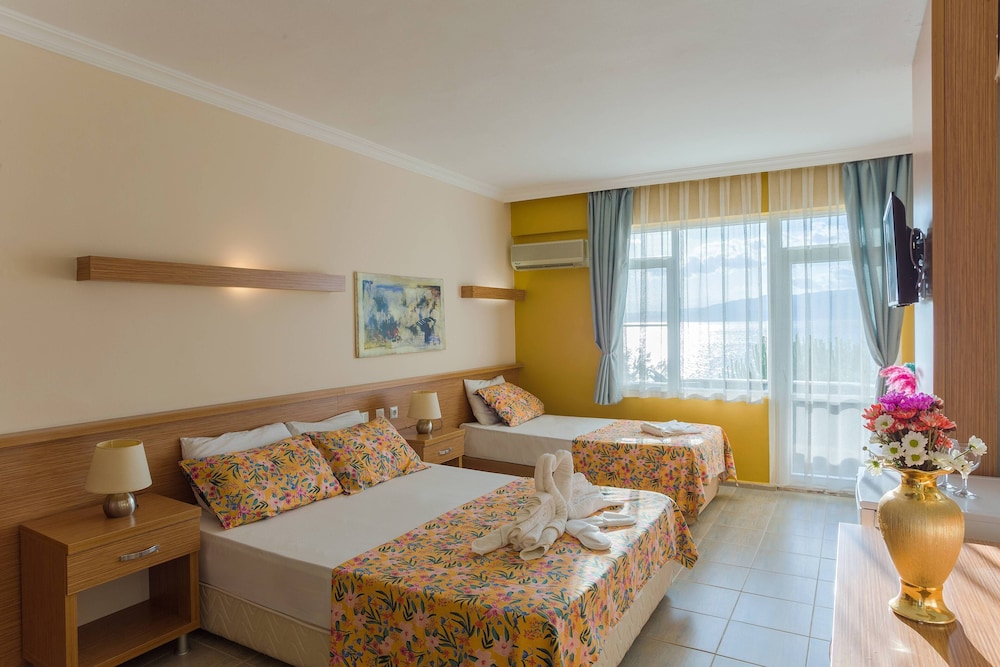 aqua nina hotel
