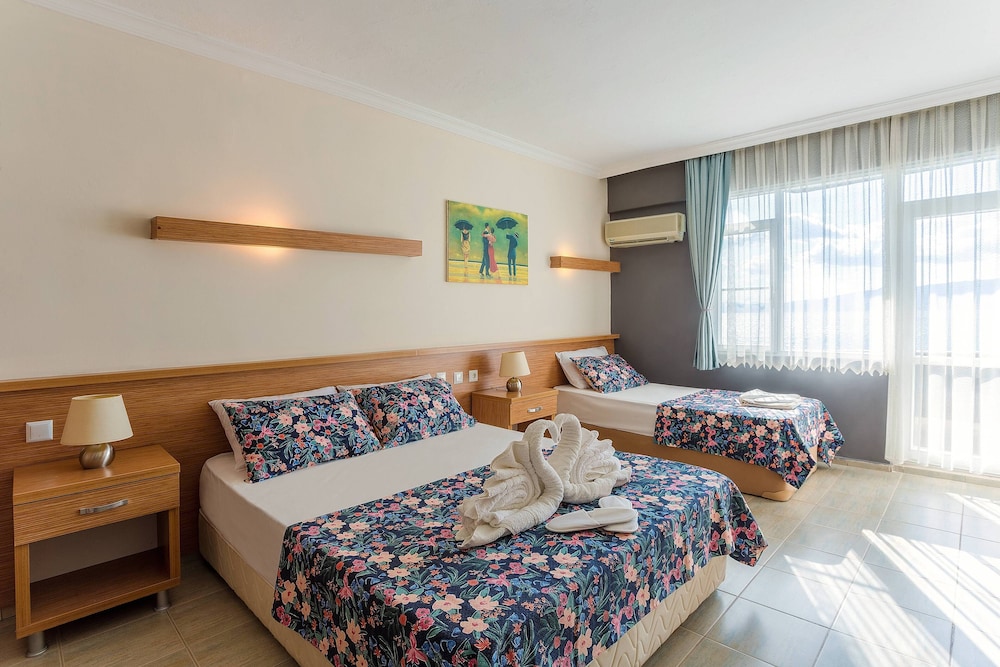 aqua nina hotel