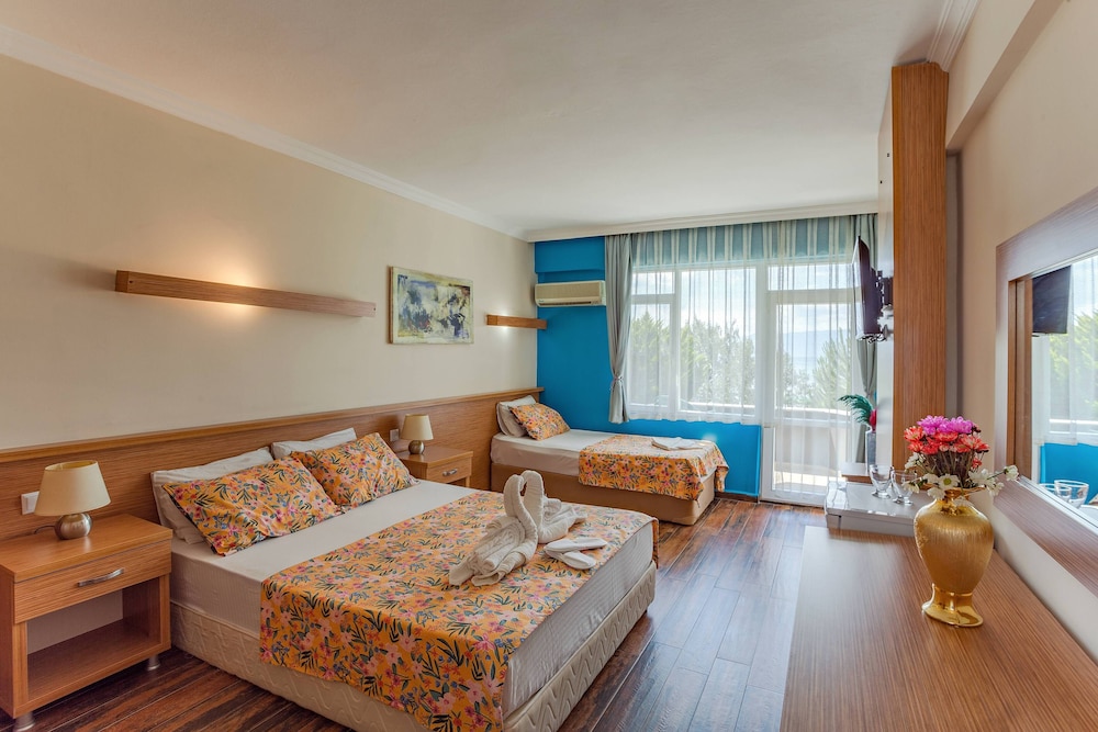 aqua nina hotel