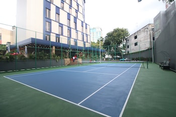 ashley tugu tani menteng