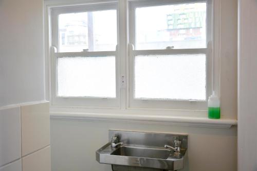 pint on punt backpackers