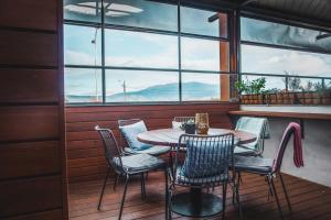 shoreline hotel