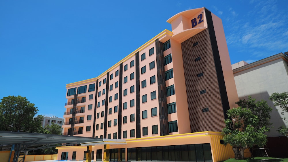 b2 bang saen premier hotel