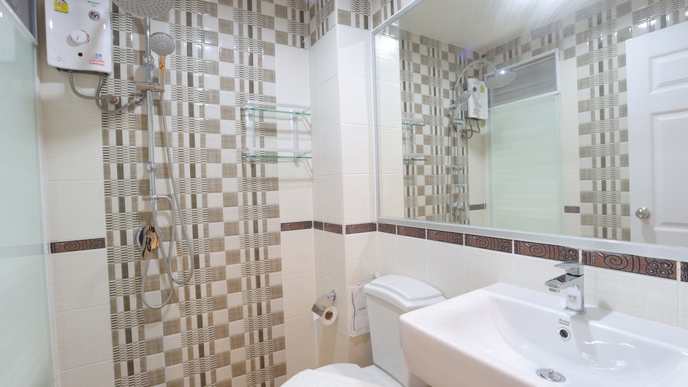 b2 suan luang rama 9 srinakarin 42 boutique and budget hotel