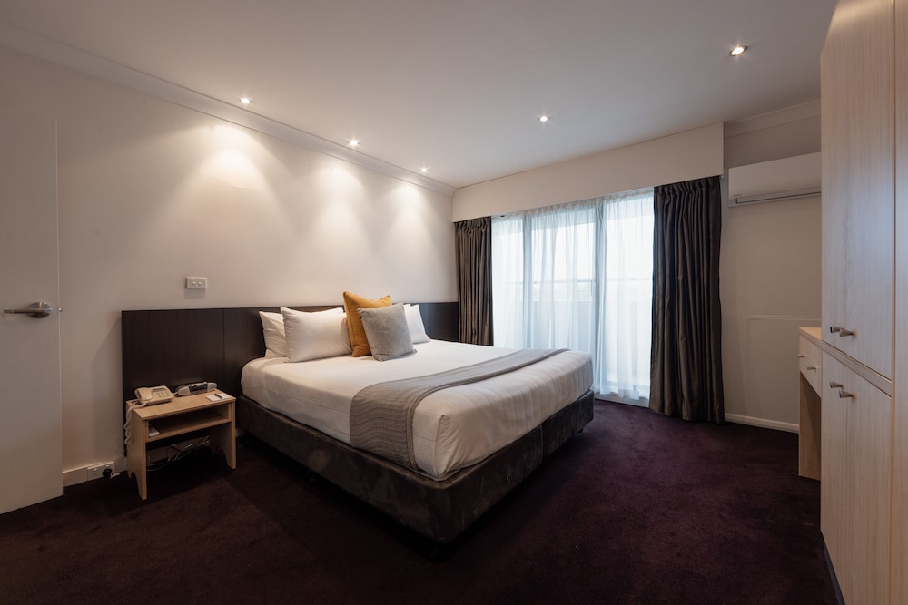 the executive inn