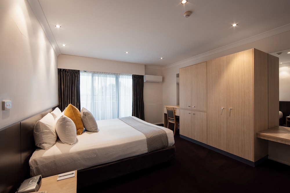 the executive inn