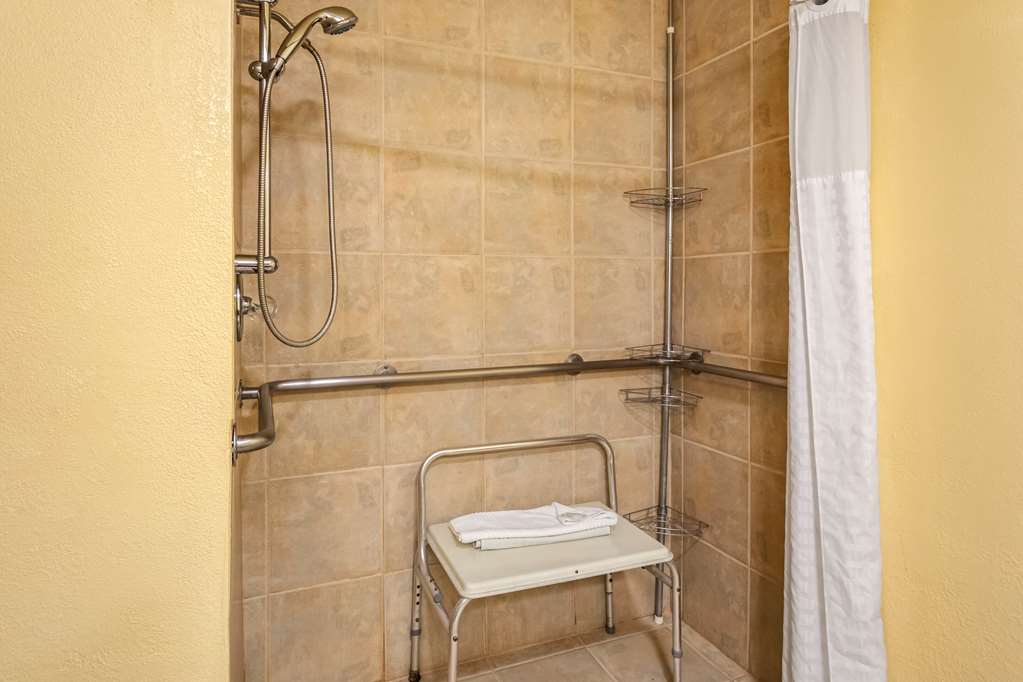 quality inn paradise creek