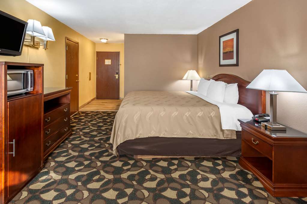 quality inn paradise creek