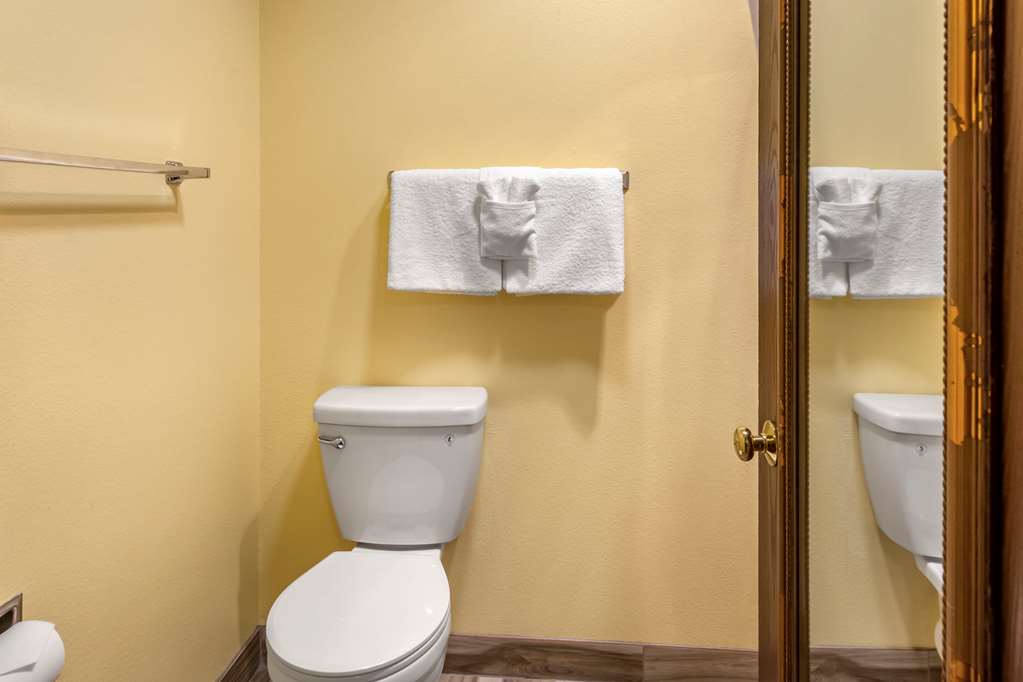 quality inn paradise creek