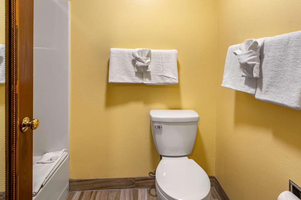 quality inn paradise creek