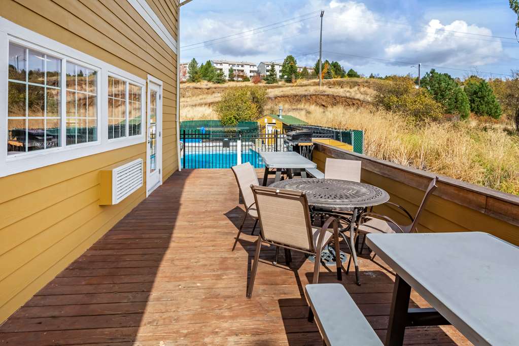 quality inn paradise creek