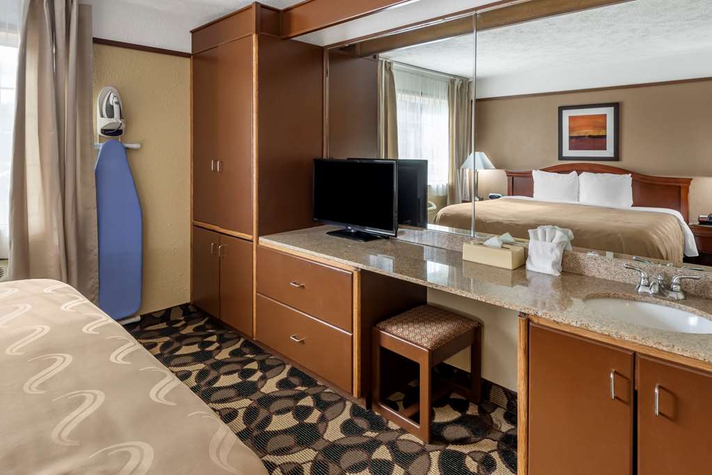 quality inn paradise creek