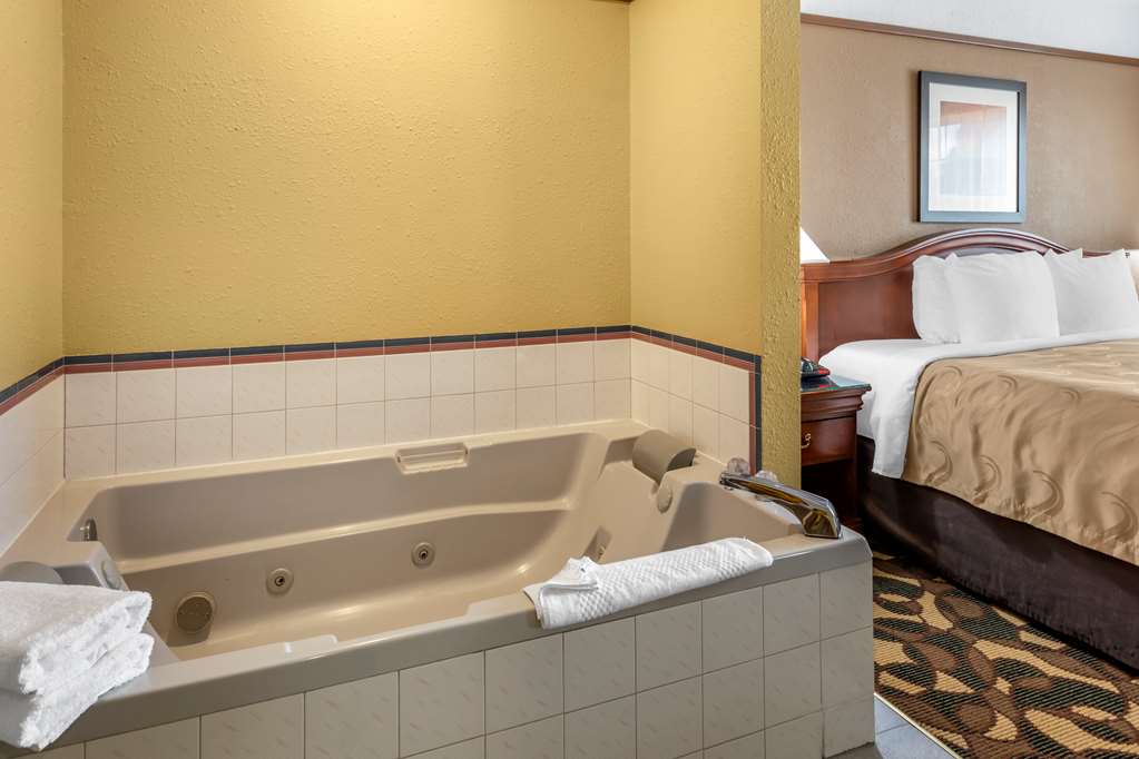 quality inn paradise creek