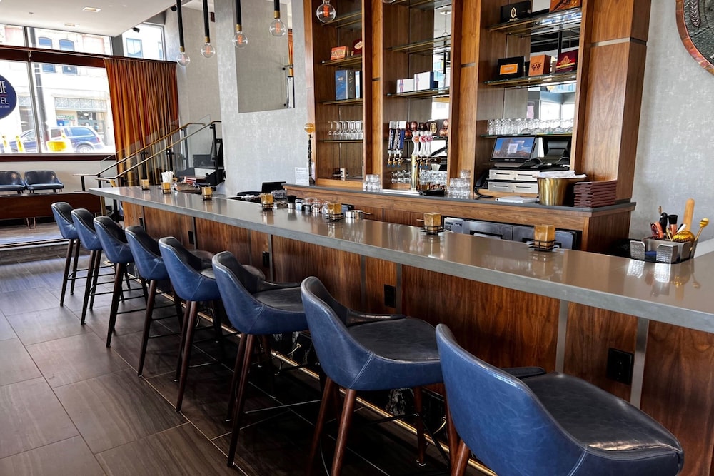 blu tique akron a tribute portfolio hotel