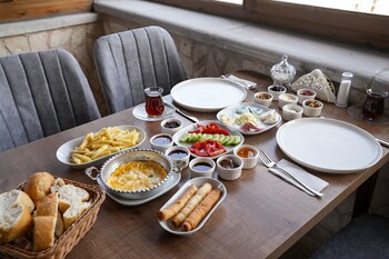 by yuksel cave hotel