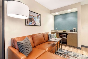 cambria hotel denver downtown rino