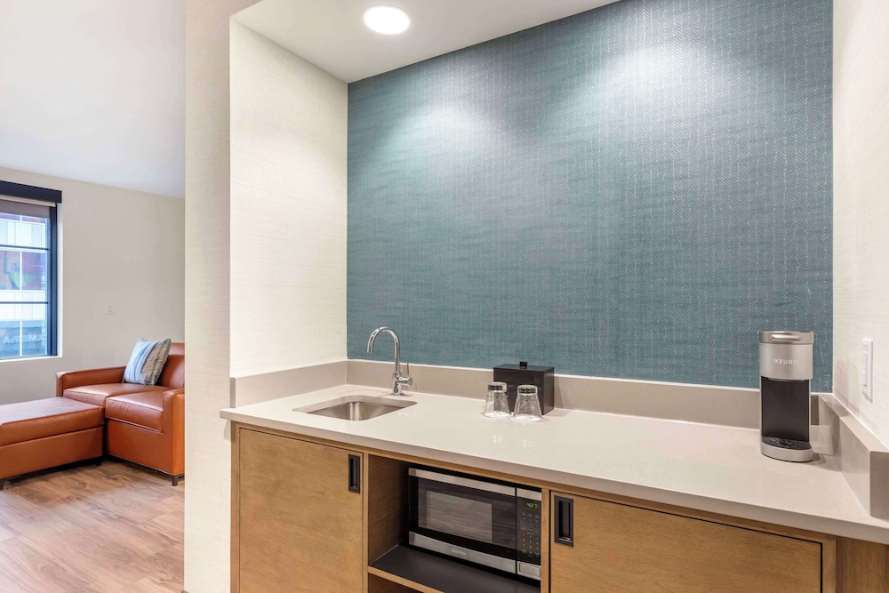 cambria hotel denver downtown rino