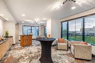 cambria hotel denver downtown rino