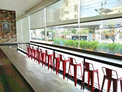 capital o 75451 podstel hostel bangkok