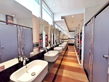 capital o 75451 podstel hostel bangkok