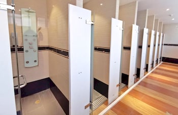 capital o 75451 podstel hostel bangkok