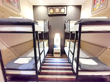capital o 75451 podstel hostel bangkok