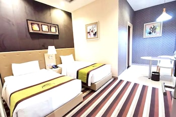 capital o 75451 podstel hostel bangkok